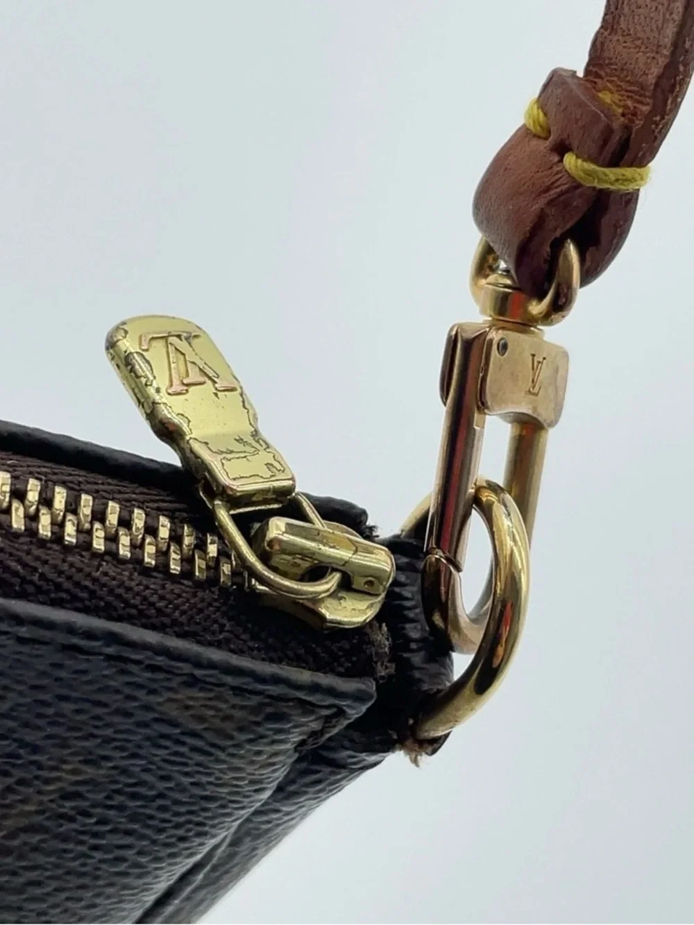 Auth Louis Vuitton Monogram Pochette Accessory Pouch Handbag